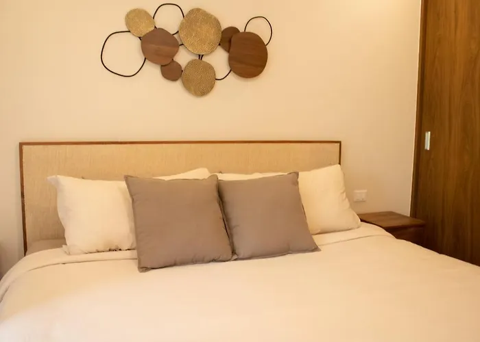 Paravian 107a, 1-bedroom Condo, *