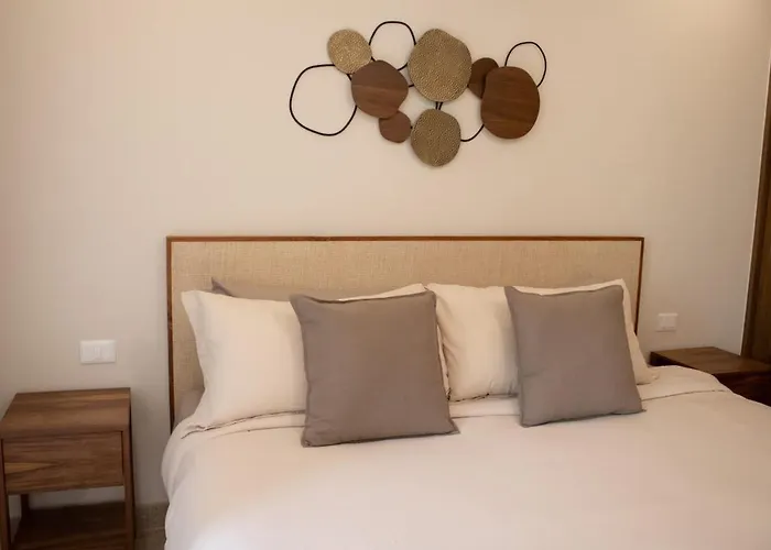 Paravian 107a, 1-bedroom Condo,